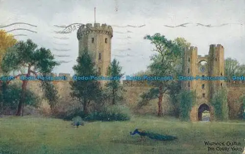 R091900 Warwick Castle. Der Hof. Lachs. Nr 3208. 1938