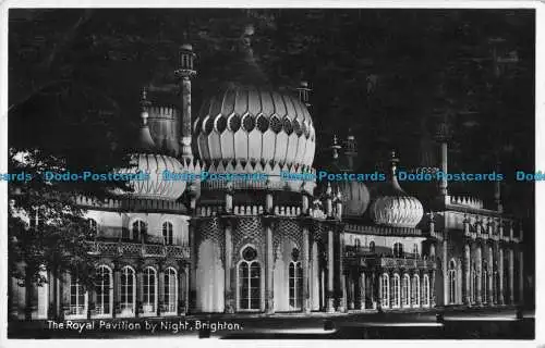 R092042 Der königliche Pavillon bei Nacht. Brighton. RP