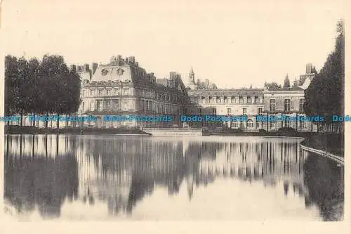 R093182 Chateau de Fontainebleau. Ensemble sur la Piece d Eau