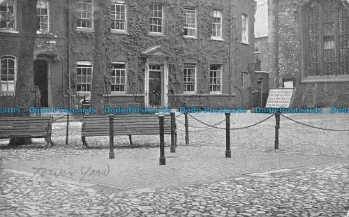 R094434 Tower of London. Turmgrün. Sturm und Polden