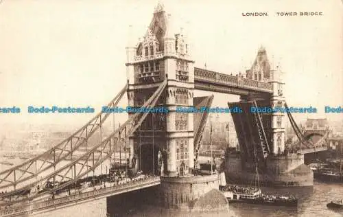 R095315 London. Tower Bridge. Savoy