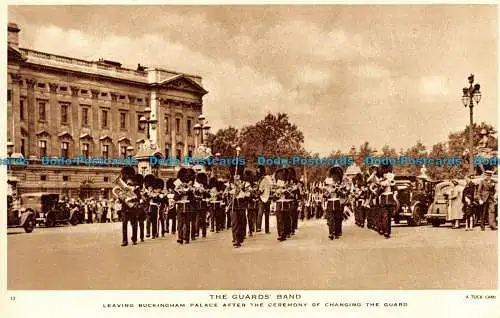 R095887 The Guards Band. Verlassen des Buckingham Palace nach der Zeremonie von Changin