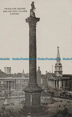 R104416 Trafalgar Square und Nelson Säule. London. Auto Foto