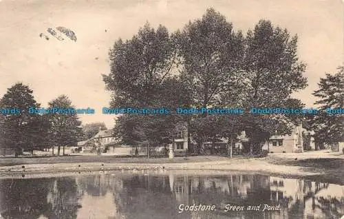 R107120 Godstone. Grün und Teich. Frith. 1905