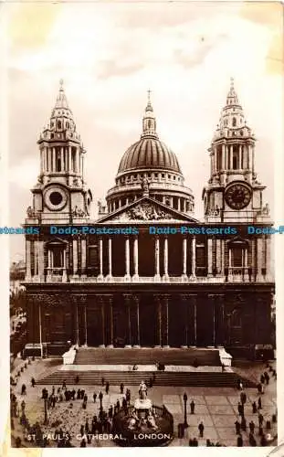 R110305 St. Pauls Cathedral. London. RP