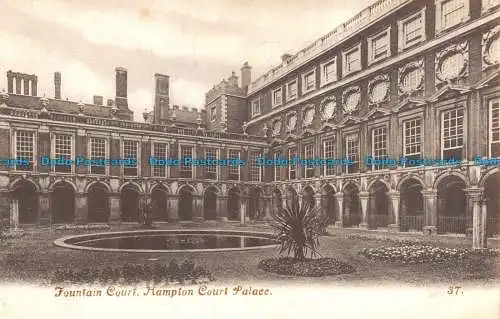 R116582 Brunnenhof. Hampton Court Palace. Morland
