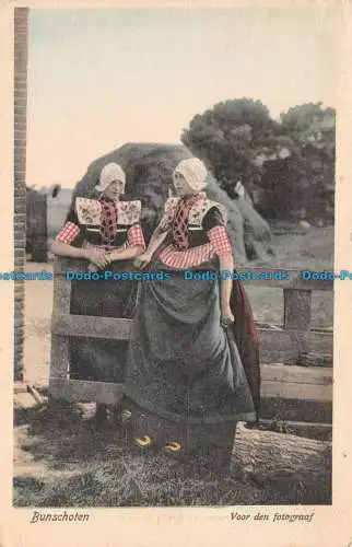 R117040 Bunschoten. Voor den Fotograaf. A. Blokhuis