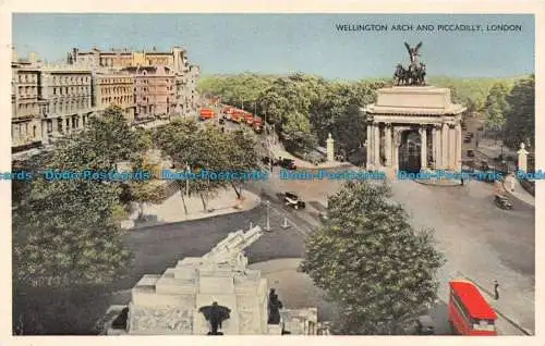 R118808 Wellington Arch und Piccadilly. London. 1954