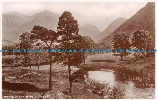 R120976 Berg und Fluss. Glen Coe. Weiß. Am besten. RP