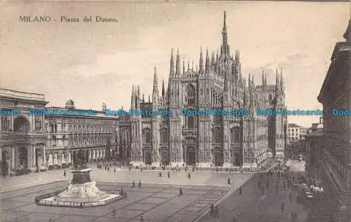 R121529 Milano. Piazza del Duomo