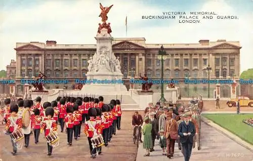 R124679 Victoria Memorial. Buckingham Palace und Wachen. London