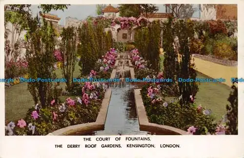 R140730 Der Brunnenhof. The Derry Roof Gardens. Kensington. London. Derr