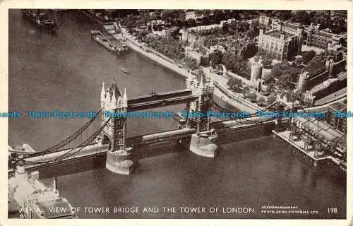 R141447 Luftaufnahme der Tower Bridge und des Tower of London. Aero Pictorial. 195