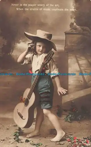 R163990 Nie ist der Spieler müde der Art. Mädchen mit Gitarre. Ettlinger