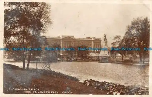 R165459 Buckingham Palace aus St. James Park. London. RP