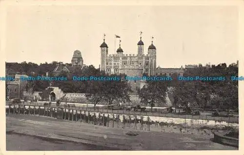 R165561 Tower of London. Gesamtansicht von der Themse