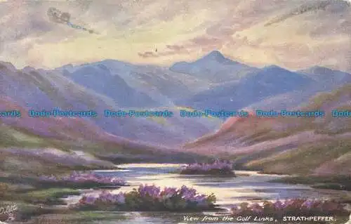 R657501 Strathpeffer. Blick von den Golflinks. Bonnie Scotland. Berg. Loch.