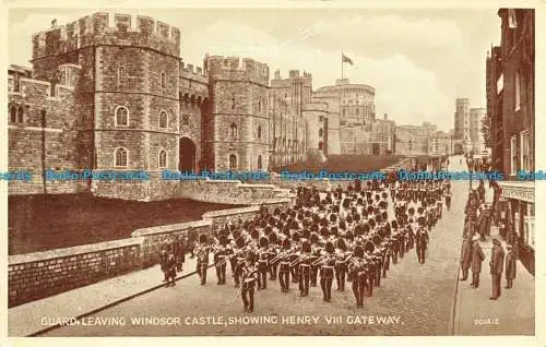 R659000 Wache verlässt Windsor Castle. Zeigt Henry VIII Gateway. Valentinstag. Pho