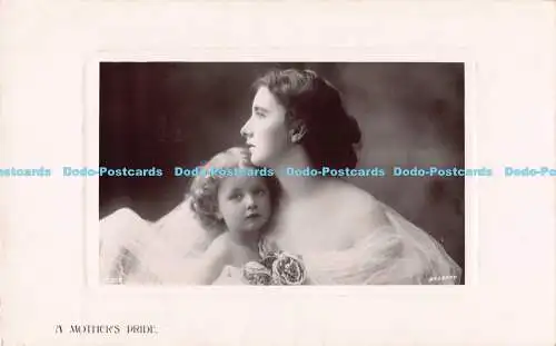 R182255 A Mothers Pride. Rotary Photographic Plate Sunk Gem Serie. Drehfoto