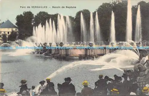 R185468 Parc de Versailles. Bassin de Neptune. Mme Moreau