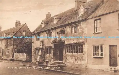 R186394 Ye alter Eckschrank. Winchcombe