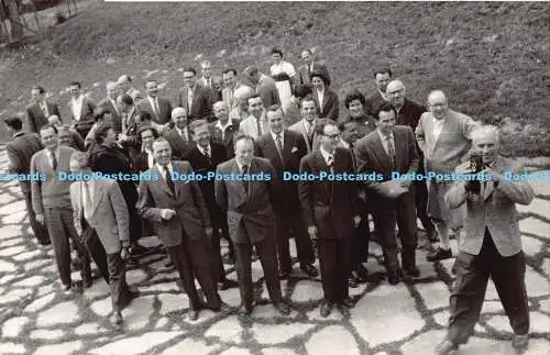 R185980 Herren. Gruppenfoto. Alte Fotografie. Postkarte. L. und D. 77134. RP