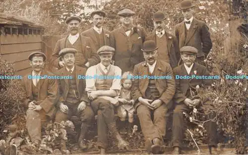 R187107 Gruppenfoto. Alte Fotografie. Postkarte. 1912