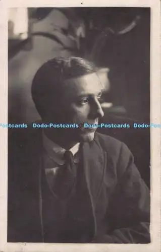 R190692 Mann. Alte Fotografie. Postkarte