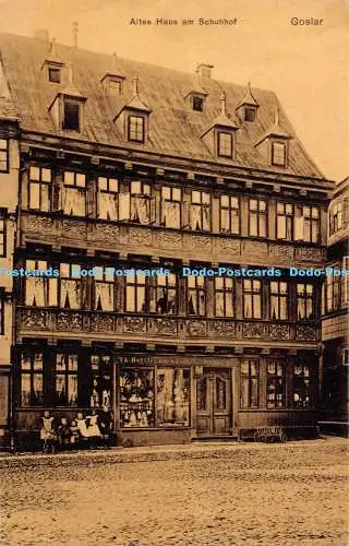 R190979 Altes Haus am Schuhhof. Goslar. Lederbogen