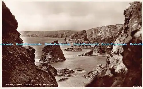 R189869 Bedruthan Steps. In der Nähe von Newquay. 25404. E. C. Flinn. RP