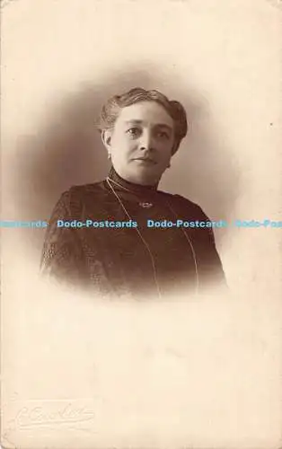 R190012 Frau. Alte Fotografie. Postkarte