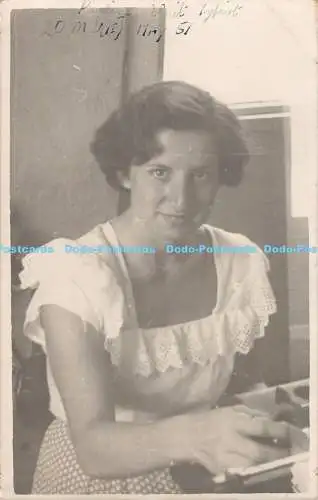 R190109 Frau. Gevaert. Alte Fotografie. Postkarte