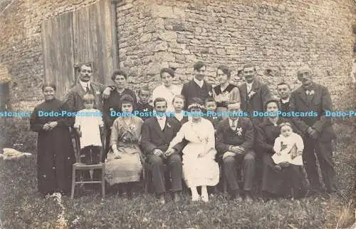 R190183 Gruppenfoto. Alte Fotografie. Postkarte