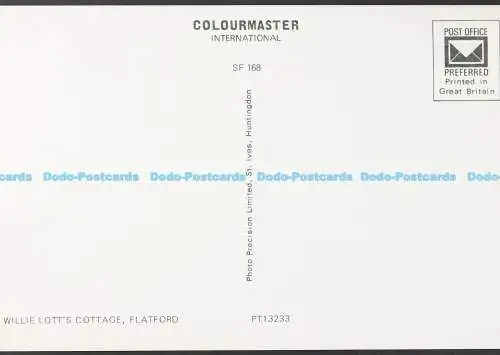 X000475 Flatford. Willie Lott Cottage. Photo Precision Limited. Colourmaster Int