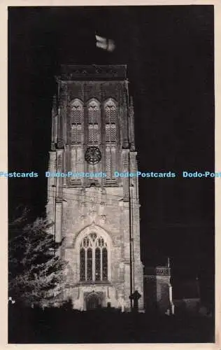 R694000 unbekannter Ort. Kirche bei Nacht. Blick auf den Turm. 1956