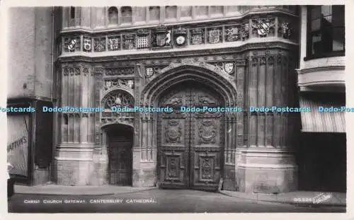 R694061 Kathedrale von Canterbury. Christ Church Gateway. Walter Scott. RP