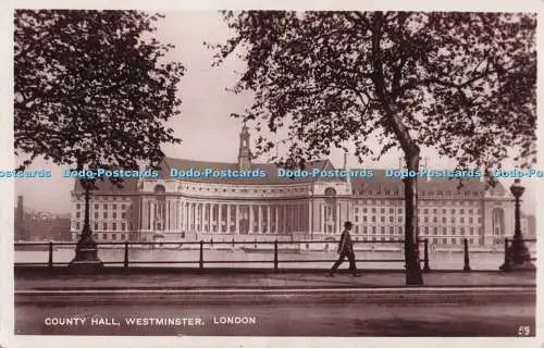 R694168 London. Westminster. County Hall. RP. 1927