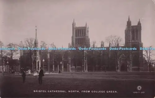 R694238 Kathedrale von Bristol. Norden. von College Green. Scholastic Trading Co. Ltd