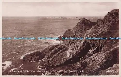 R694246 Guernsey. Pleinmont Point und Leuchtturm von Hanois. Valentinstag. RP