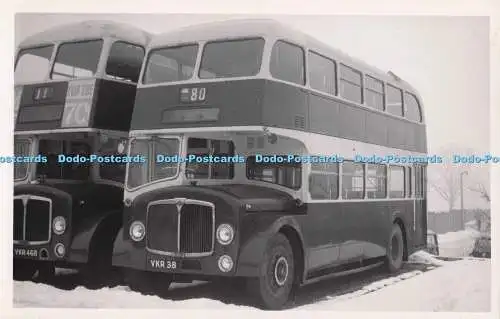 R694428 Kent. Winter. Zwei Busse. The M. and D. and East Kent Bus Club