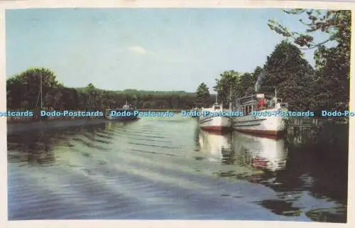 R704410 Boote im Fluss. Stenders. Farvefoto