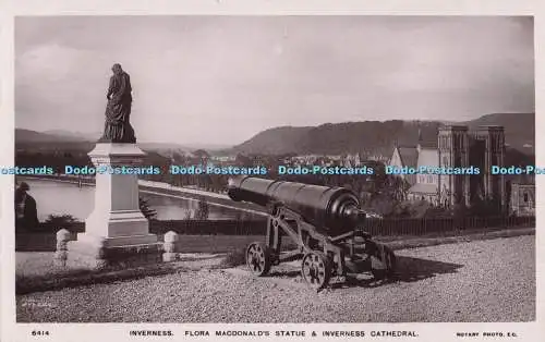 R703005 Inverness. Flora Macdonalds Statue und Kathedrale von Inverness. Drehfoto