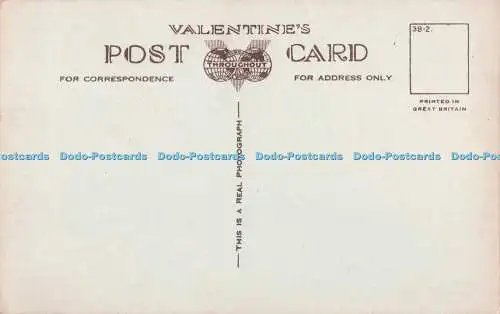 R698428 Hartlepool. Kriegerdenkmal und Leuchtturm. Valentinstag. RP