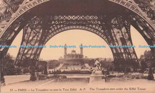 R704510 Paris. Der Trocadero unter dem Eiffelturm gesehen. A. Papeghin