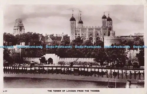 R703325 Der Tower of London von der Themse. RP