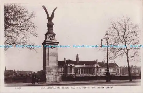 R701227 London. R. A. F. Memorial und County Hall vom Victoria Embankment. B.H