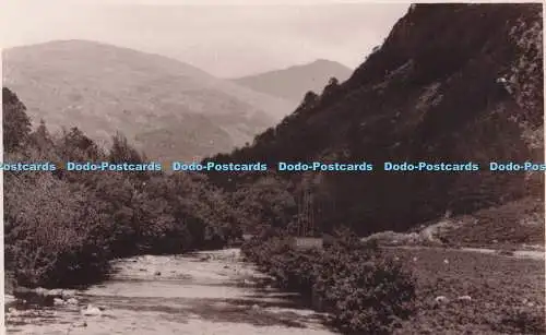 R701296 bei Beddgelert. Blick auf Berg und Fluss