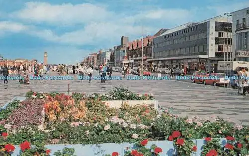 R704940 Rhyl. Die Promenade. Bamforth. Serie Farbglanzansicht. 1969