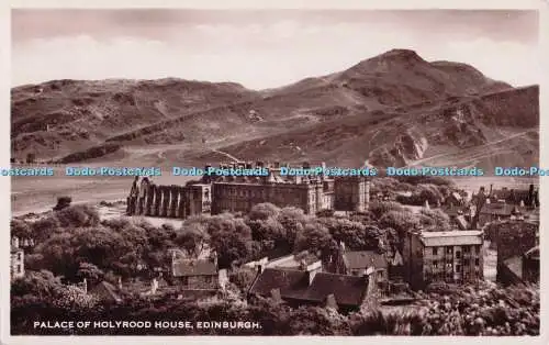 R698966 Edinburgh. Palast von Holyrood House. M. und L. National Series