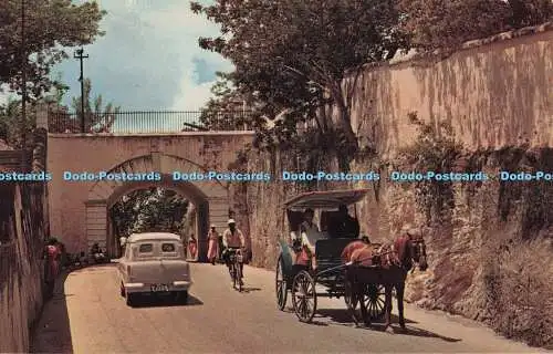 R705022 Bahamas. Gregory Arch. Der südliche Eingang zur Altstadt von Nassau. Plastichrom